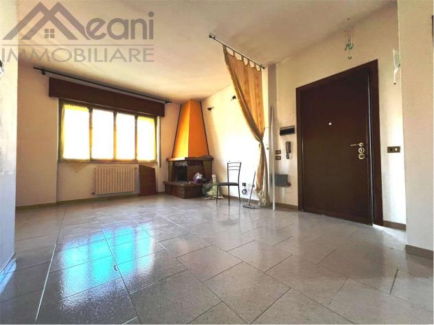 311 - APPARTAMENTO DI 3 LOCALI CON CAMINO IN VILLA BIFAMILIARE - Foto 8