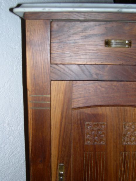 Comodino antico in legno acero restaurato inizio 900 Liberty - Foto 3