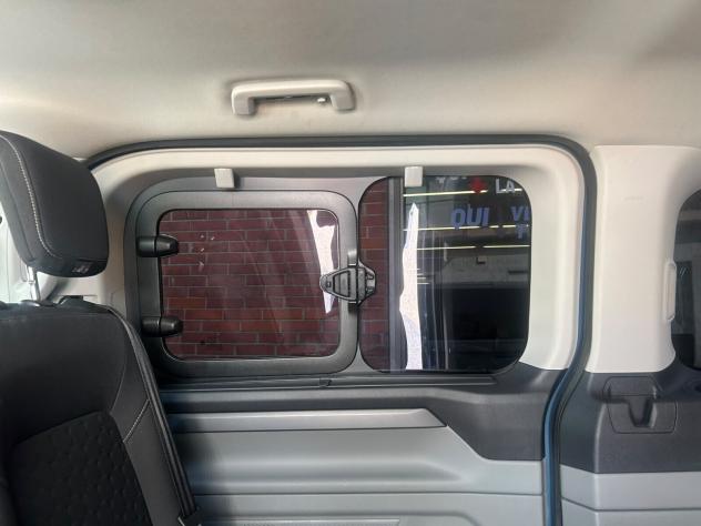 Ford Tourneo CUSTOM 2.5 Plug In Hybrid Titanium - Foto 7