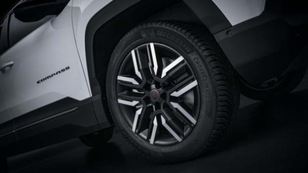 JEEP Compass 1.2 Turbo 48V e-Hybrid Altitude rif. 24050432 - Foto 6