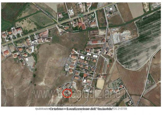 IMMOBILI-IMMOBILE COMMERCIALE-Via S. Nicola dell'Alto, 48, 88900 Crotone KR, Italia - Foto 2