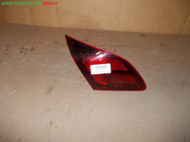 FANALE POST. PARTE INT. S. OPEL ASTRA (P10) 5p  Parti elettriche  Fanaleria  Fanali  Fanale post. sx. OPEL - ASTRA J - 01-02-2010 - 01-08-2012