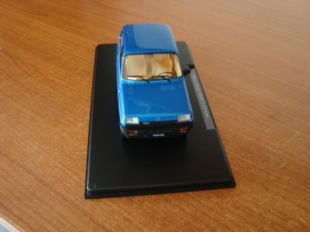 Auto Vintage Deluxe Collection 1/24 Renault 5 Turbo (con difetto) - Foto 6