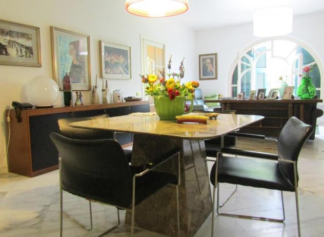 Villa in vendita a Avenza - Carrara 200 mq Rif: 1315095
