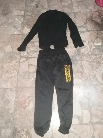 lotto vestiti uomo taglia xl. 1 felpa con cappuccio mai indossata 1 pantalone tu - Foto 3