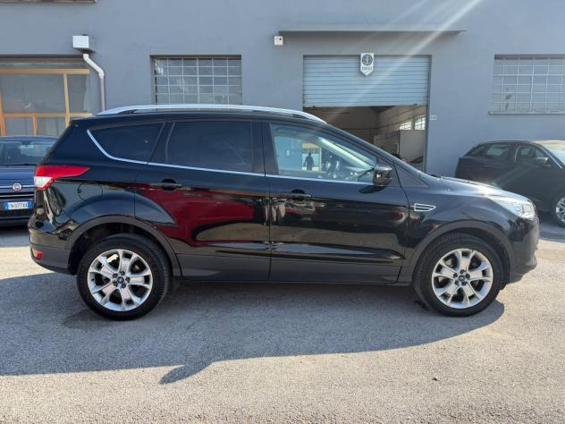 Ford Kuga 2.0 TDCi 150CV Powershift AWD Titanium - Foto 5