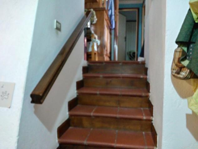 Villa bifamigliare su piu' piani con possibilita' di divisione in due unita' distinte con ingressi separati .La casa è cosi composta da : pt ingresso - Foto 14