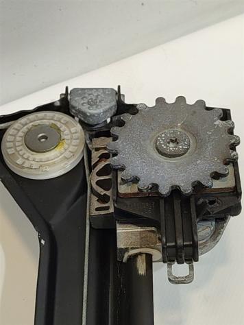 MECCANISMO ALZAVETRO POST. SX MASERATI Quattroporte 6° Serie 670009818 M15746D (13) - Foto 5