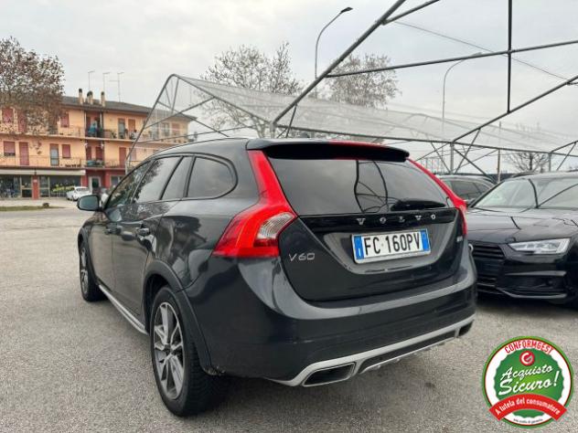 VOLVO V60 Cross Country D3 Geartronic Momentum rif. 22968506 - Foto 3