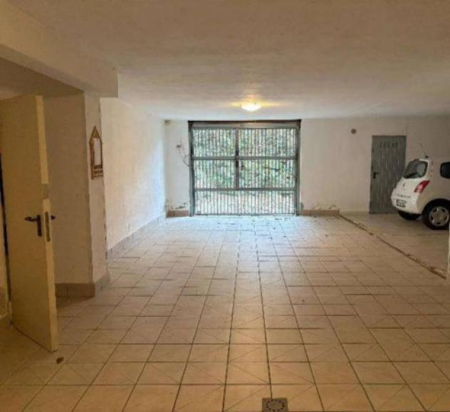 Immobile in asta di 91 m², box auto in vendita a Porto Valtravaglia - Foto 3