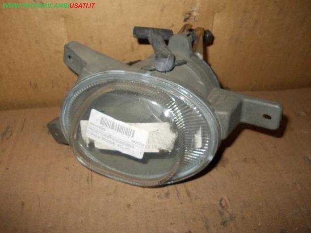 PROIETTORE FENDINEBBIA D.(fino al 06/2004) VOLVO V70  Parti elettriche  Fanaleria  Fendinebbia dx. VOLVO - V70 - 01-03-2000 - 01-06-2007
