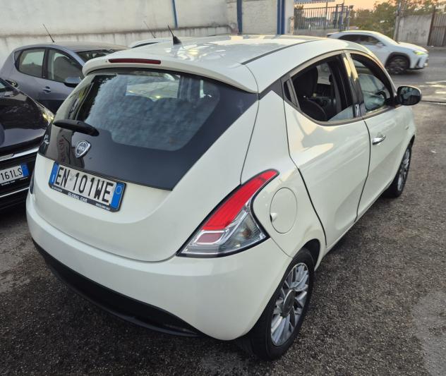Lancia Ypsilon 1.3 M.JET GOLD ANNO 2012 - Foto 4