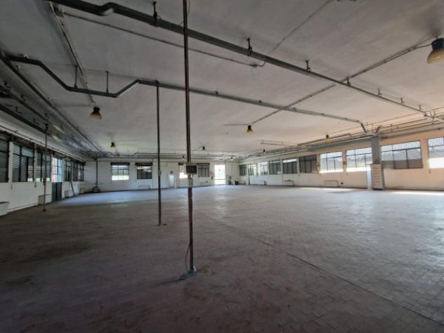 Immobile di 3700 m² con più di 5 locali in vendita a Caronno Pertusella - Foto 20