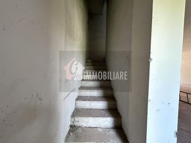 Versatilità e spazio nel cuore del paese - Foto 8