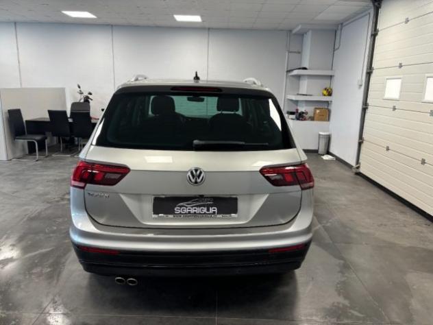 VOLKSWAGEN Tiguan 1.6 TDI Sport BlueMotion Technology rif. 23944797 - Foto 5