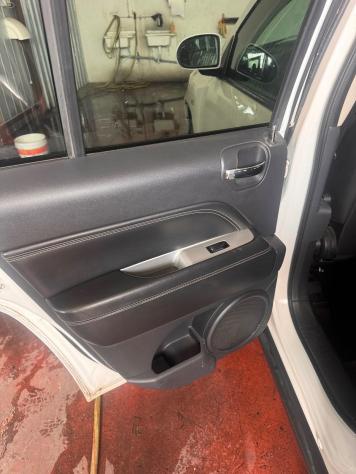 Jeep Compass 2.2 CRD Limited . - Foto 10