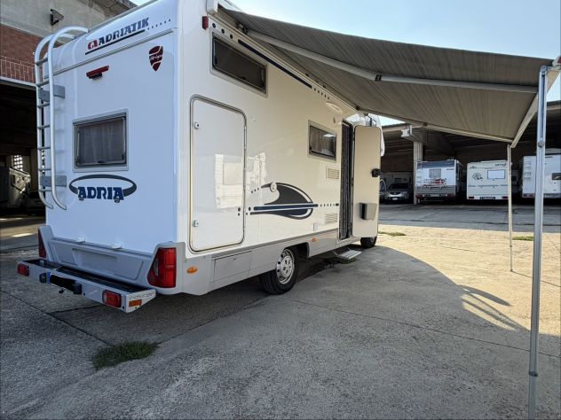 Camper Adria Mansardato 6 posti - Foto 4