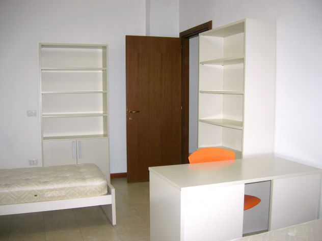 AFFITTASI POSTO IN DOPPIA X STUDENTESSA - APP. N. 1 (UTENZE INCLUSE) - Foto 2