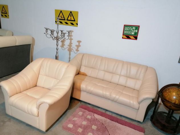 PRATICAMENTE NUOVO set divani in pelle CONSEGNA - Foto 9