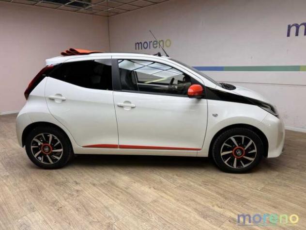 TOYOTA Aygo 1.0 72 CV x-wave Orange rif. 18928154 - Foto 4