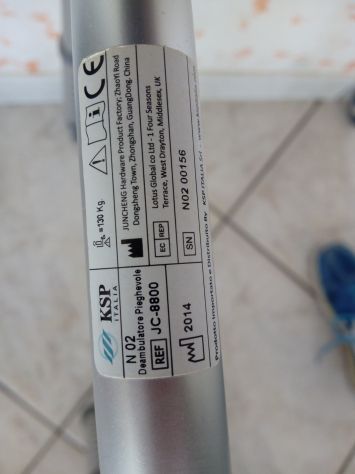 Deambulatore Regolabile e Richiudibile robusto e leggero - Foto 3