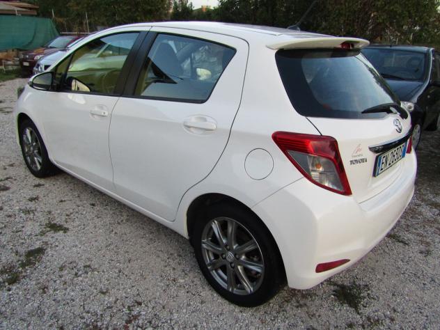 Toyota Yaris 1.3 5 p. unipr. basso chilom. - Foto 7