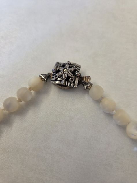 Collana girocollo in vetro con riflessi madreparlati fermaglio misto argento - Foto 2