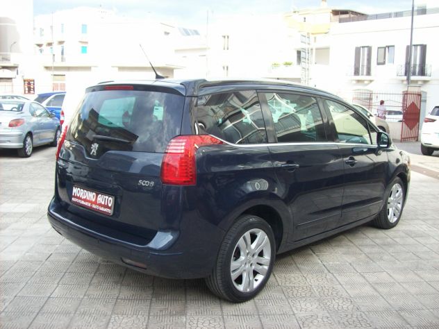 Peugeot 5008 2.0 HDi 150CV Allure Tetto Panoramico - Foto 3