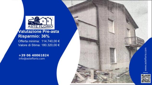 Immobile in asta di 240 m², box auto in vendita a Bevagna - Foto 2