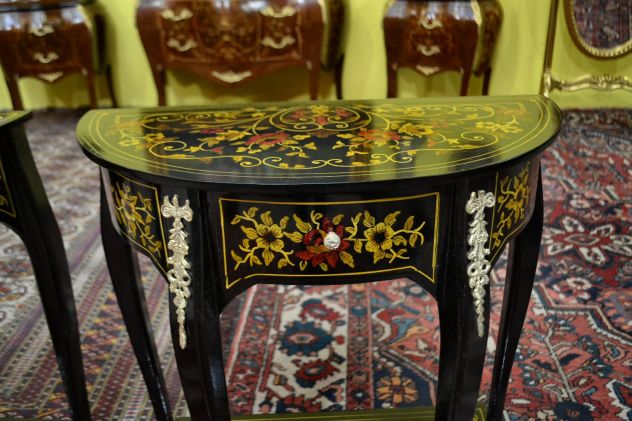 Coppia di tavolini – console ebanizzati mezzo giro stile Luigi XV - Foto 2