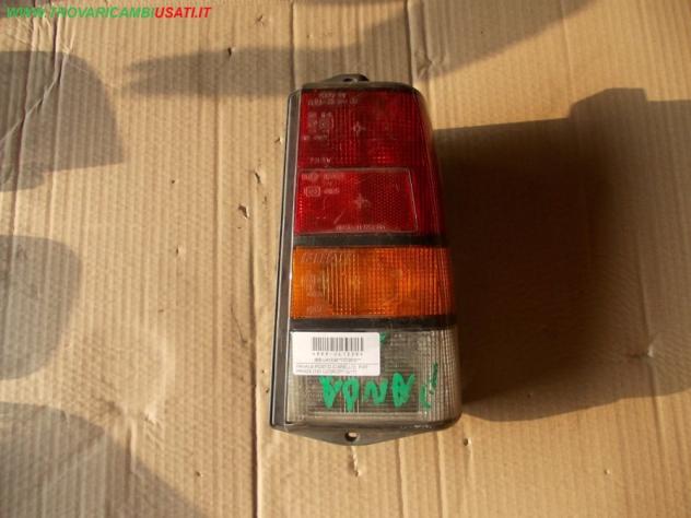 FANALE POST.D.(CARELLO) FIAT PANDA (141-LV/2R/2P/1S/1T)  Parti elettriche  Fanaleria  Fanali  Fanale post. sx. FIAT - PANDA - 01-02-1986 - 01-03-2004