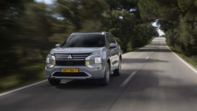 MITSUBISHI Outlander 2.4L 4WD PHEV Invite 4ª serie rif. 23759997 - Foto 2