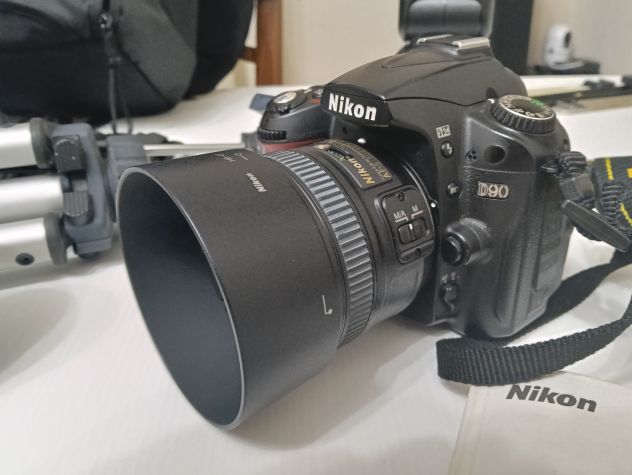 Nikon D90 con 4 obiettivi e accessori vari - Foto 10
