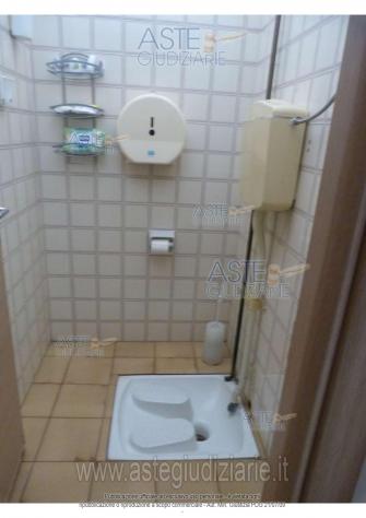 IMMOBILI-IMMOBILE COMMERCIALE-via Cimabue 14/A - Foto 4