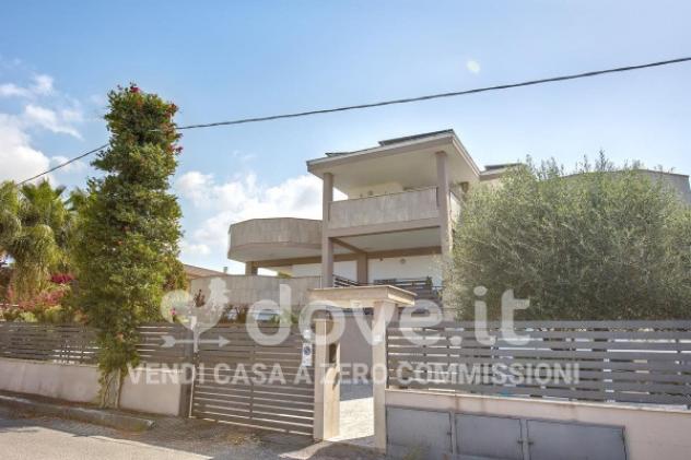 Casa indipendente di 130 m² con 4 locali in vendita a Latina - Foto 3