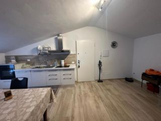 Mansarda in affitto a Limite - Capraia e Limite 40 mq  Rif: 1395509