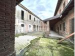 Ampio immobile commerciale