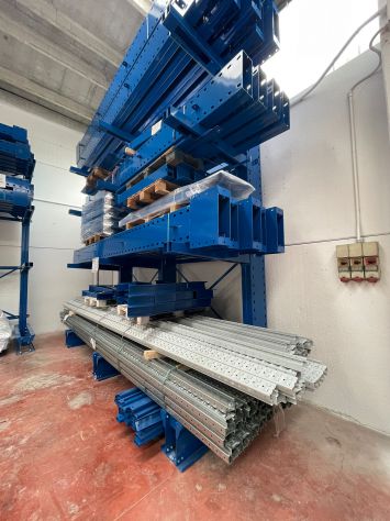 cantilever per lunghi profilati