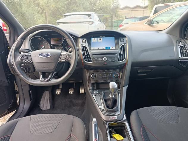 Ford Focus 1.5 TDCi 120cv S&S ST Line - Foto 6
