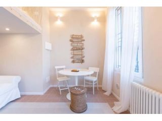 Apartment in Via Accademia, Milano for 28 m²