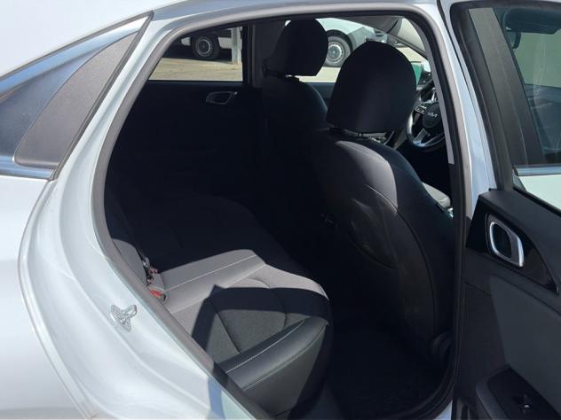 Kia Xceed 1.6 CRDi 136 CV MHEV DCT Business - Foto 9