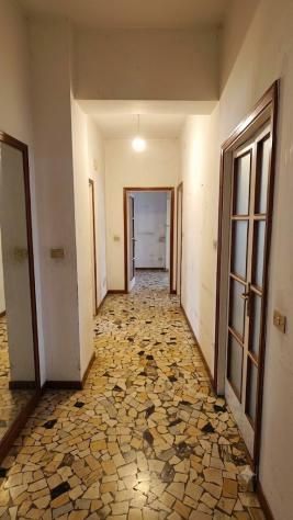 APPARTAMENTO di 5 vani e di 110 mq (FIRENZE) rif. AAJ399