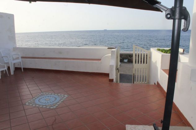 Lipari, Isole Eolie, Acquacalda, interessante casa indipendente di mq. 216 - Foto 3