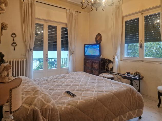 RONCHI, a pochi passi dal mare, appartamento ristrutturato in piccolo condominio. L'immobile è posto al secondo piano con soprastante mansarda collega - Foto 11