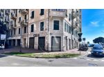 Oltre 3 vetrine in vendita a Savona