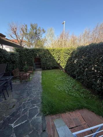 Villetta bifamiliare in affitto a Forte dei Marmi 180 mq Rif: 1404181