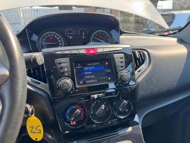 LANCIA Ypsilon 1.2cc 69cv rif. 24069575 - Foto 6