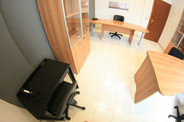 Ufficio pronto arredato incluso fibra e posti auto - Foto 3