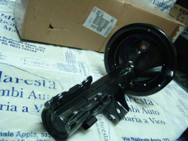 Ammortizzatori anteriori hyundai carens 546611d201 - Foto 3