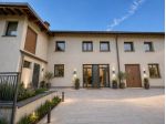Operazione immobiliare a rustico immersa nel verde della Brianza